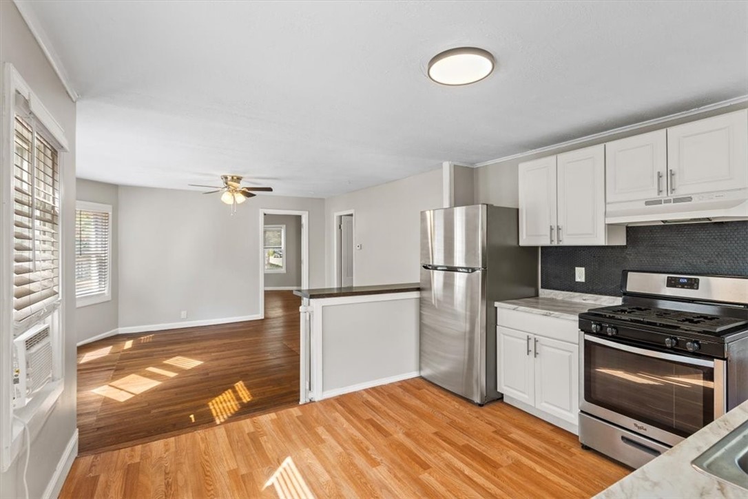 Warwick, Rhode Island 02886, United States, 6 Bedrooms Bedrooms, ,2 BathroomsBathrooms,Residential,Active,199192