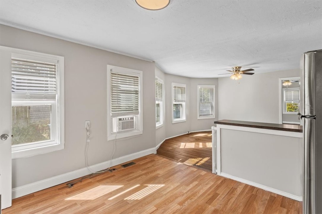 Warwick, Rhode Island 02886, United States, 6 Bedrooms Bedrooms, ,2 BathroomsBathrooms,Residential,Active,199192