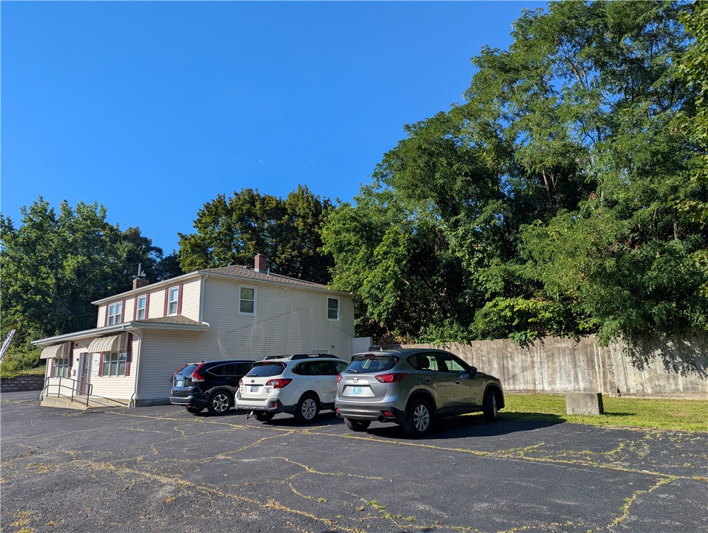 599 Broad Street 601