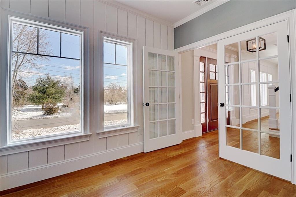 Photo 7 of 11 of 32 Linden Lane house