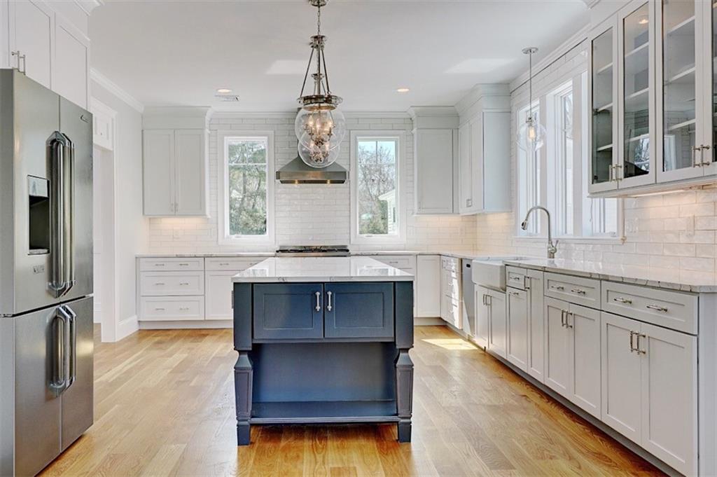 Photo 4 of 11 of 32 Linden Lane house