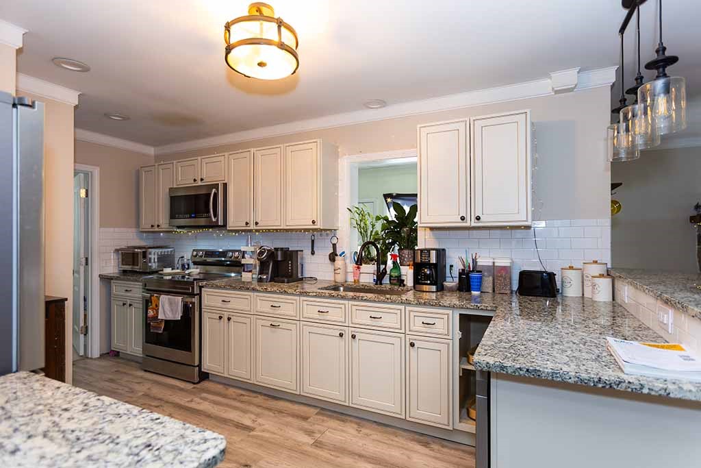 213 Hartford Pike