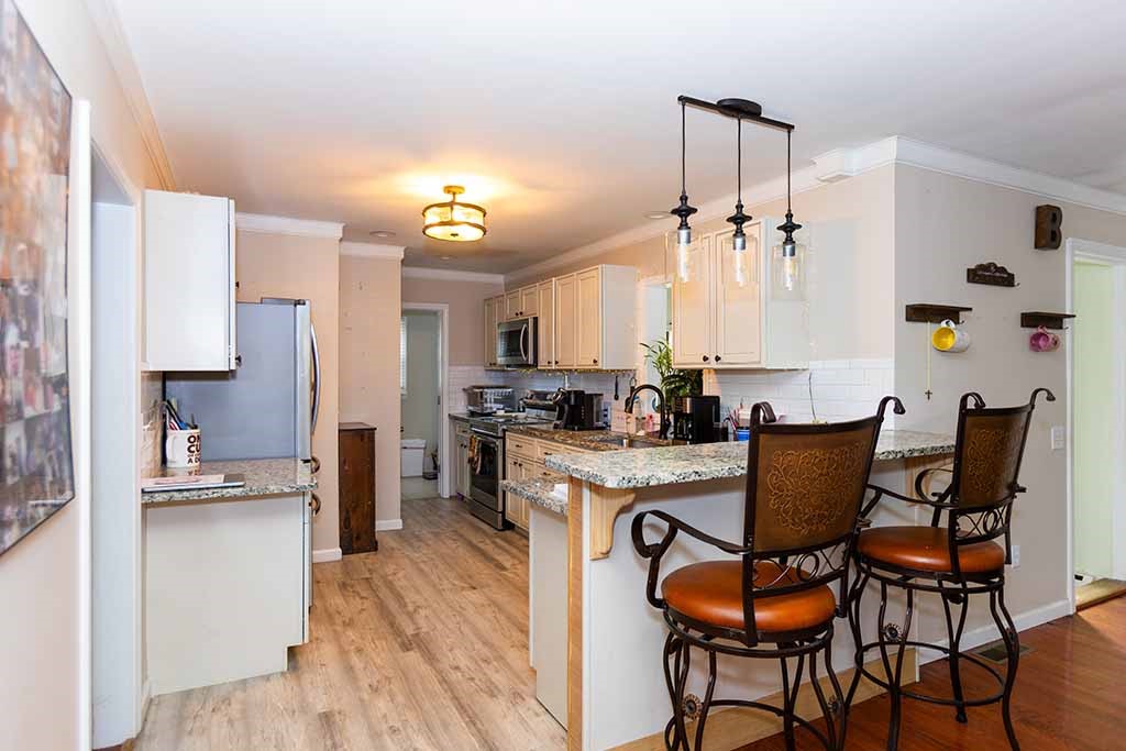 213 Hartford Pike