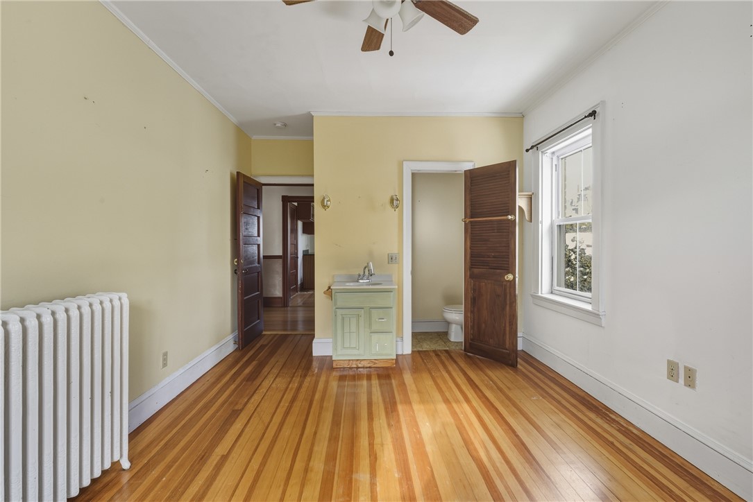 Newport, Rhode Island, 02840, United States, 5 Bedrooms Bedrooms, ,4 BathroomsBathrooms,Residential,Active,2013658