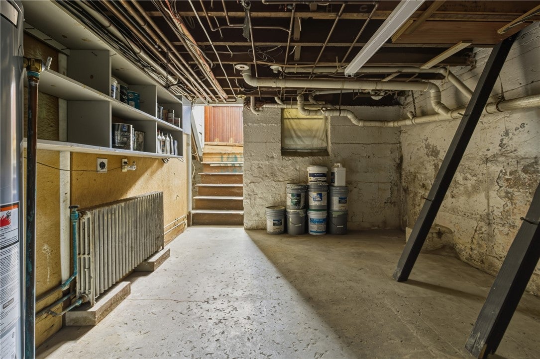 Newport, Rhode Island, 02840, United States, 5 Bedrooms Bedrooms, ,4 BathroomsBathrooms,Residential,Active,2013658