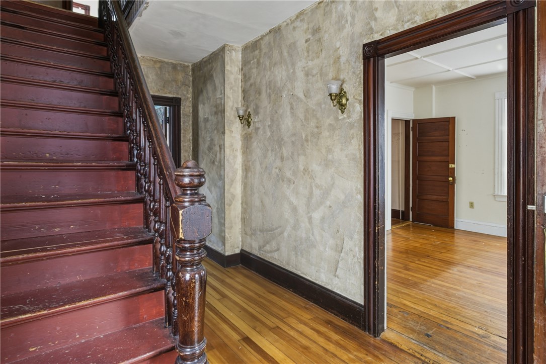 Newport, Rhode Island, 02840, United States, 5 Bedrooms Bedrooms, ,4 BathroomsBathrooms,Residential,Active,2013658