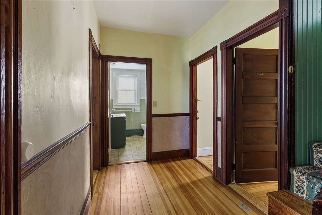 Newport, Rhode Island, 02840, United States, 5 Bedrooms Bedrooms, ,4 BathroomsBathrooms,Residential,Active,2013658