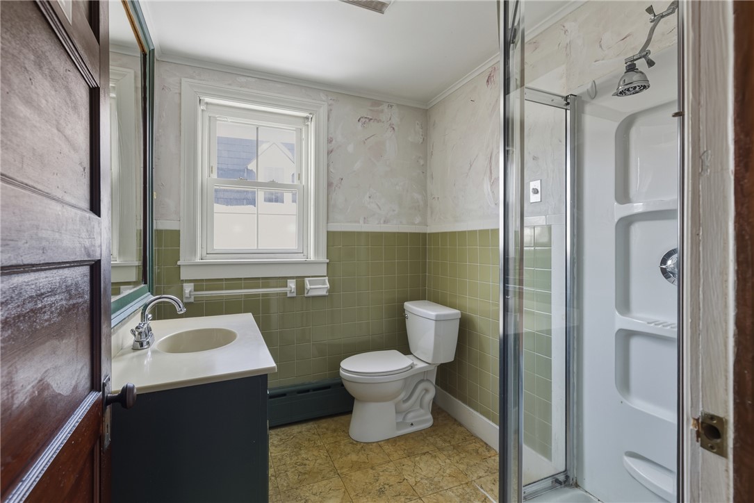 Newport, Rhode Island, 02840, United States, 5 Bedrooms Bedrooms, ,4 BathroomsBathrooms,Residential,Active,2013658