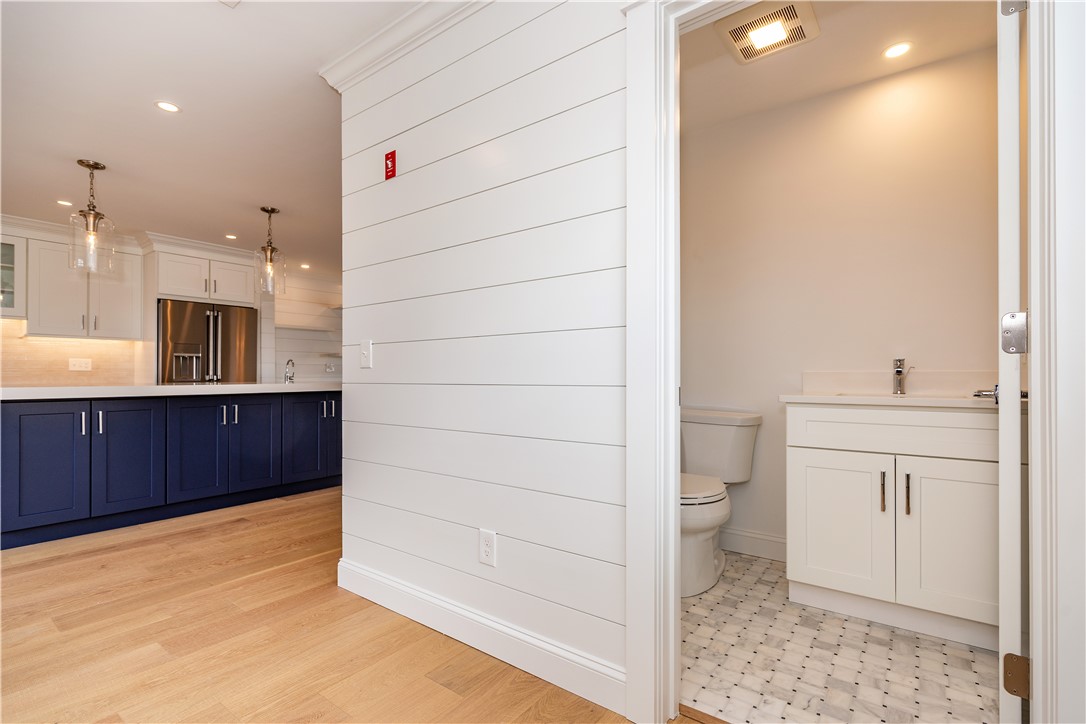 Warwick, Rhode Island 02818, United States, 3 Bedrooms Bedrooms, ,3 BathroomsBathrooms,Residential,Active,86608