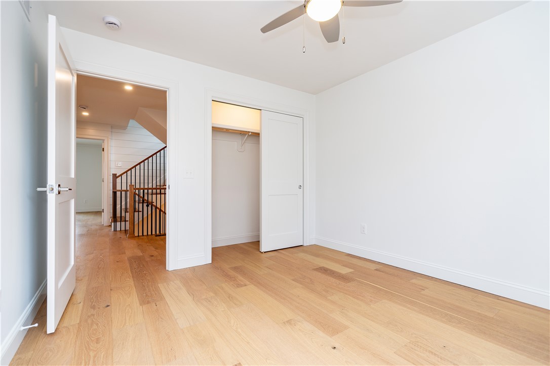 Warwick, Rhode Island 02818, United States, 3 Bedrooms Bedrooms, ,3 BathroomsBathrooms,Residential,Active,86608