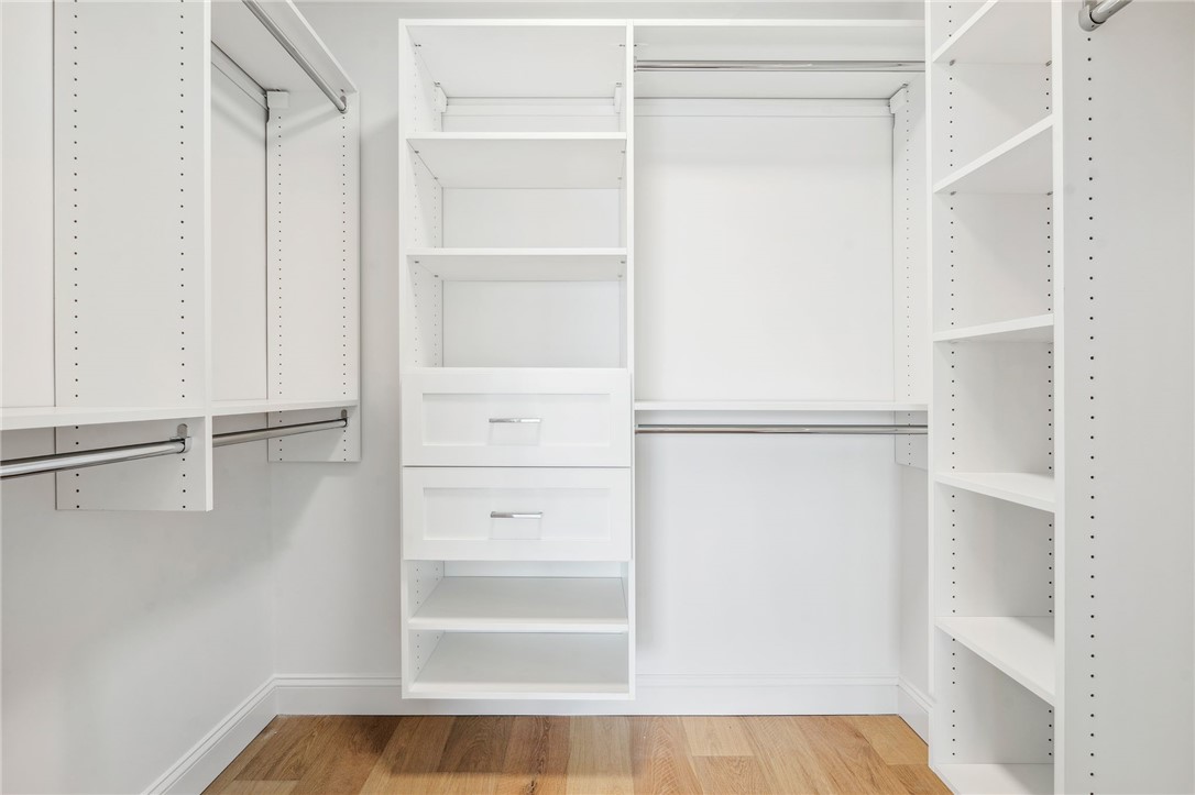 Warwick, Rhode Island 02818, United States, 3 Bedrooms Bedrooms, ,3 BathroomsBathrooms,Residential,Active,86608