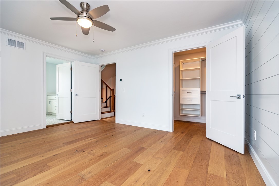 Warwick, Rhode Island 02818, United States, 3 Bedrooms Bedrooms, ,3 BathroomsBathrooms,Residential,Active,86608