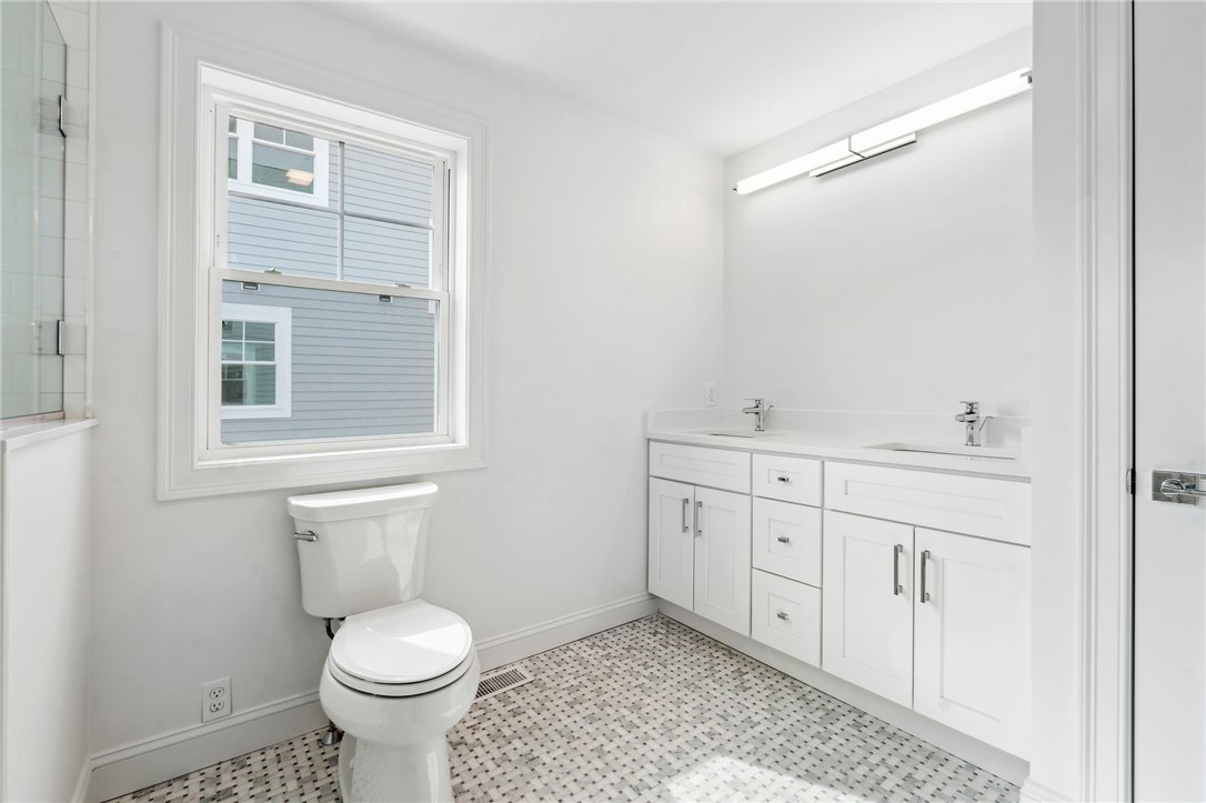 Warwick, Rhode Island 02818, United States, 3 Bedrooms Bedrooms, ,3 BathroomsBathrooms,Residential,Active,86608