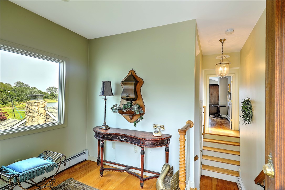 8 Alger Avenue