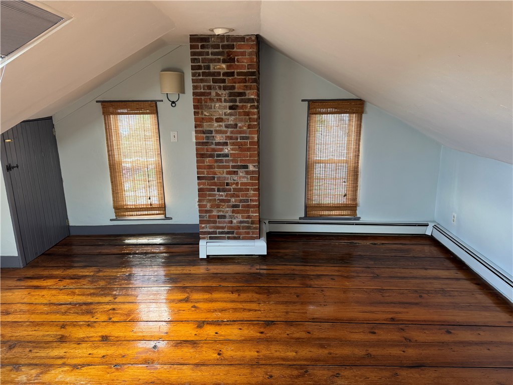 East Greenwich, Rhode Island 02818, United States, 2 Bedrooms Bedrooms, ,1 BathroomBathrooms,Residential,Active,227345