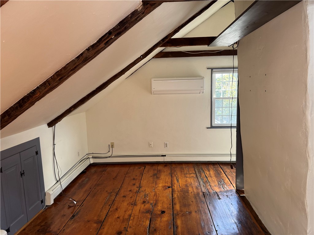 East Greenwich, Rhode Island 02818, United States, 2 Bedrooms Bedrooms, ,1 BathroomBathrooms,Residential,Active,227345