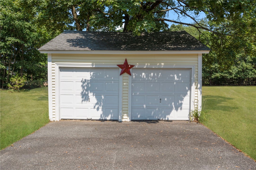 North Kingstown, Rhode Island 02852, United States, 3 Bedrooms Bedrooms, ,2 BathroomsBathrooms,Residential,Active,228936