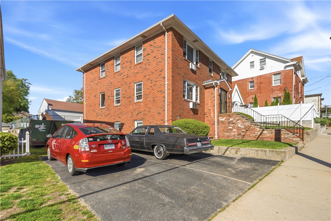 787 Admiral Street