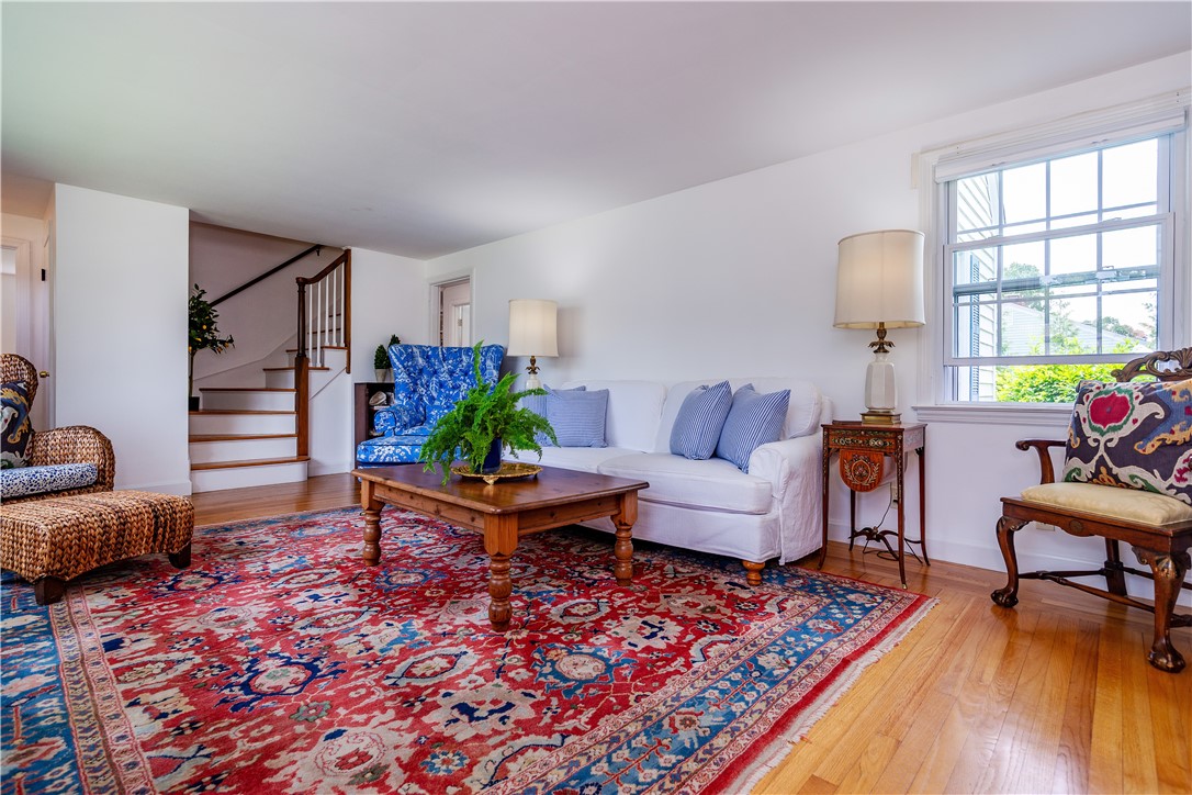 Warwick, Rhode Island 02888, United States, 3 Bedrooms Bedrooms, ,1 BathroomBathrooms,Residential,Active,145986