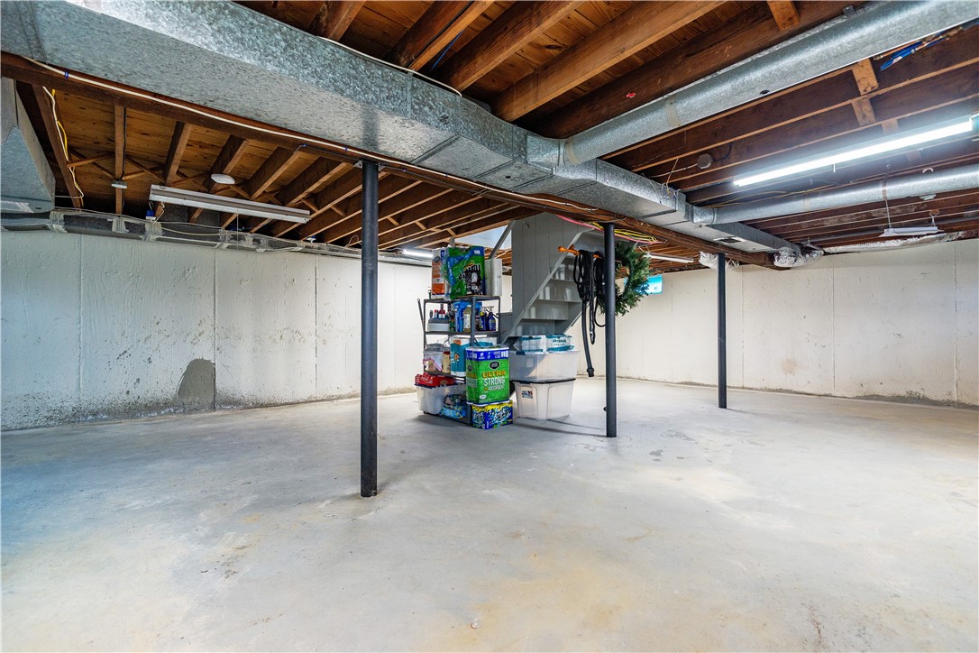 Warwick, Rhode Island 02888, United States, 3 Bedrooms Bedrooms, ,1 BathroomBathrooms,Residential,Active,145986