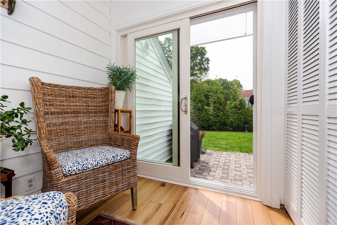 Warwick, Rhode Island 02888, United States, 3 Bedrooms Bedrooms, ,1 BathroomBathrooms,Residential,Active,145986