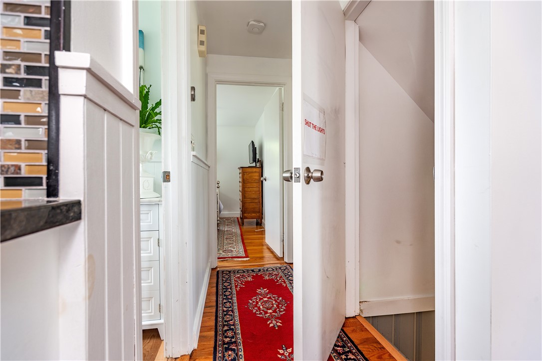 Warwick, Rhode Island 02888, United States, 3 Bedrooms Bedrooms, ,1 BathroomBathrooms,Residential,Active,145986