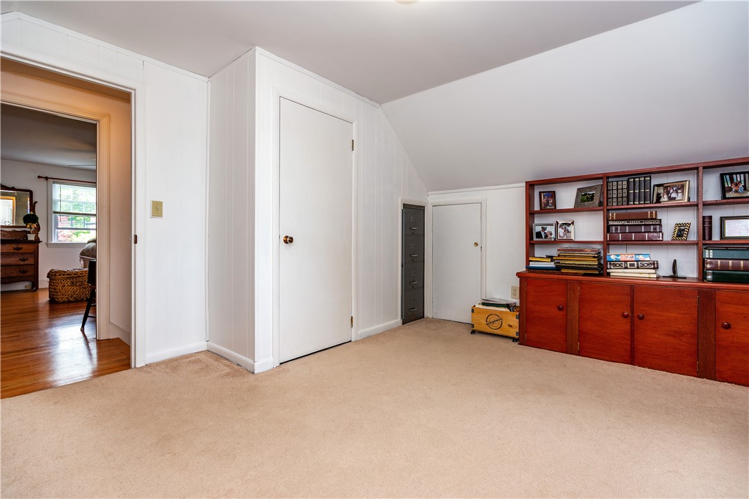 Warwick, Rhode Island 02888, United States, 3 Bedrooms Bedrooms, ,1 BathroomBathrooms,Residential,Active,145986