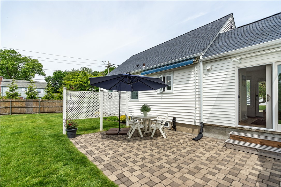 Warwick, Rhode Island 02888, United States, 3 Bedrooms Bedrooms, ,1 BathroomBathrooms,Residential,Active,145986