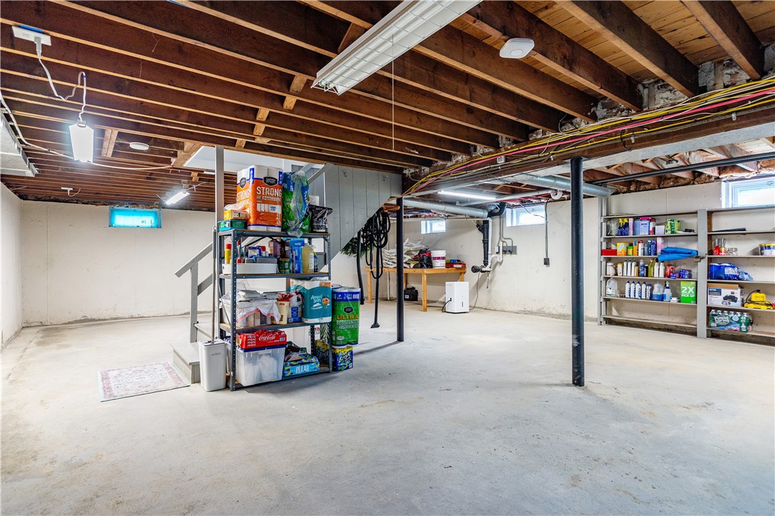 Warwick, Rhode Island 02888, United States, 3 Bedrooms Bedrooms, ,1 BathroomBathrooms,Residential,Active,145986