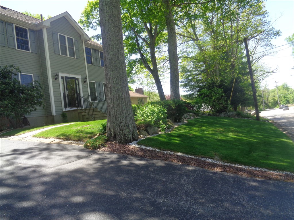 307 East Greenwich Avenue