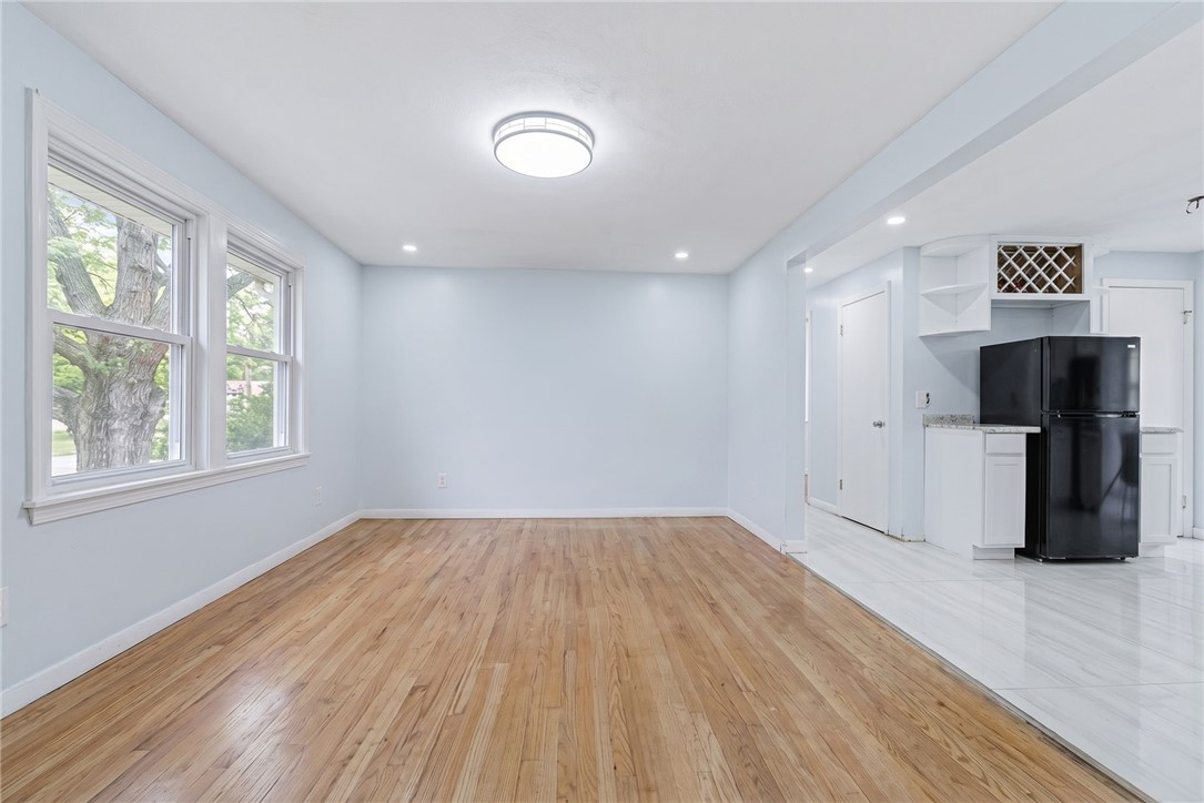27 Douglas Circle