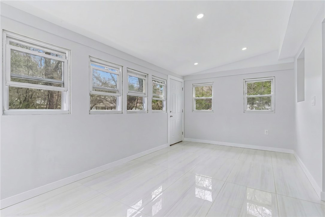 27 Douglas Circle