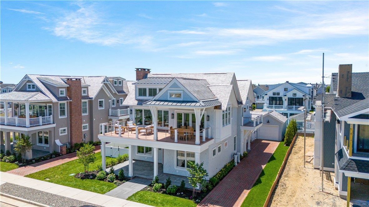 Narragansett, Rhode Island, 02882, United States, 4 Bedrooms Bedrooms, ,5 BathroomsBathrooms,Residential,Active,2006796