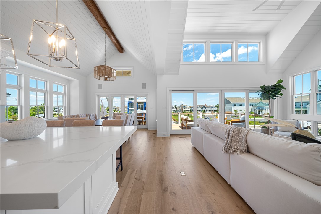 Narragansett, Rhode Island, 02882, United States, 4 Bedrooms Bedrooms, ,5 BathroomsBathrooms,Residential,Active,2006796