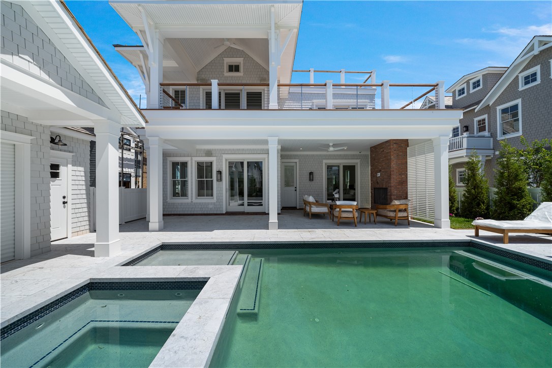 Narragansett, Rhode Island, 02882, United States, 4 Bedrooms Bedrooms, ,5 BathroomsBathrooms,Residential,Active,2006796