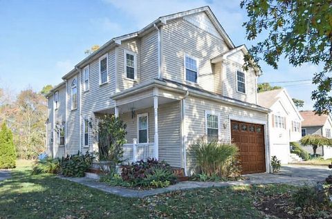 25 Chestnut Street Cumberland RI 02864