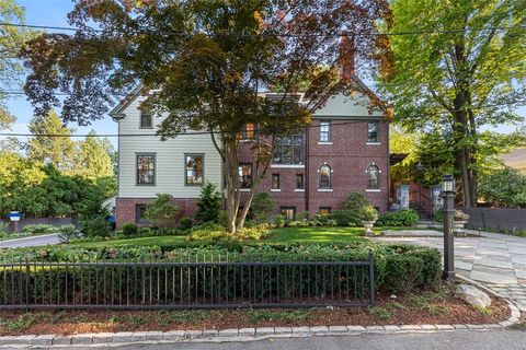 79 Clarendon Avenue Providence RI 02906