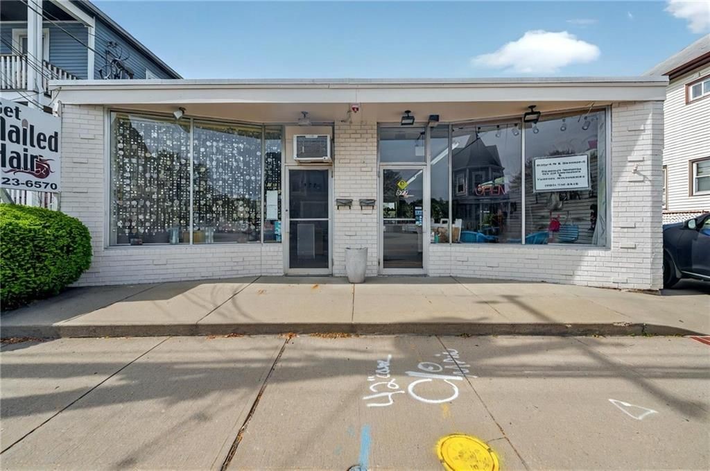 977 Mineral Spring Avenue