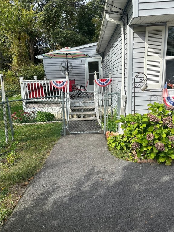8 Hemlock Road