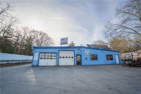 4 Log Road Smithfield RI 02917