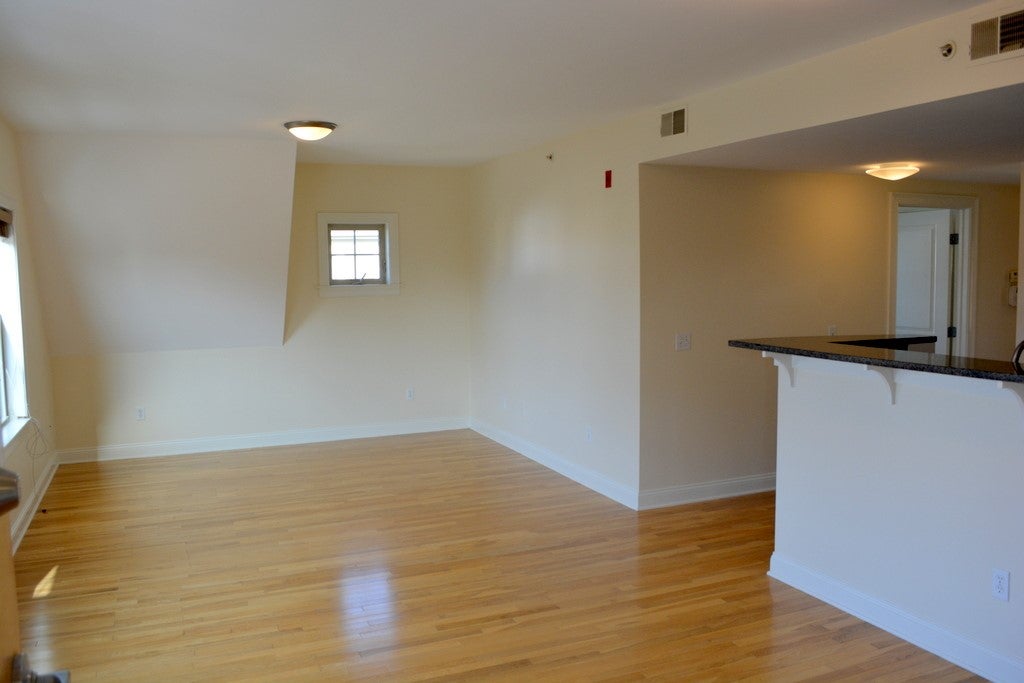 231 Douglas Avenue 10