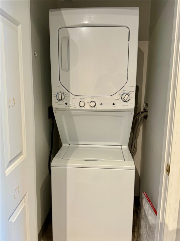 Woonsocket, Rhode Island 02895, United States, 2 Bedrooms Bedrooms, ,2 BathroomsBathrooms,Residential,Active,171490