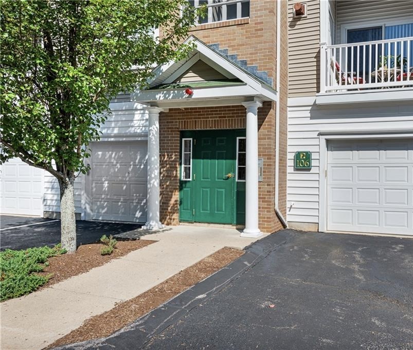 Woonsocket, Rhode Island 02895, United States, 2 Bedrooms Bedrooms, ,2 BathroomsBathrooms,Residential,Active,171490