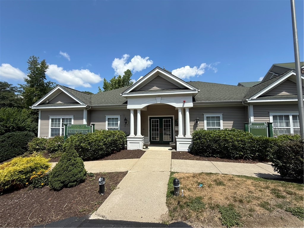 Woonsocket, Rhode Island 02895, United States, 2 Bedrooms Bedrooms, ,2 BathroomsBathrooms,Residential,Active,171490