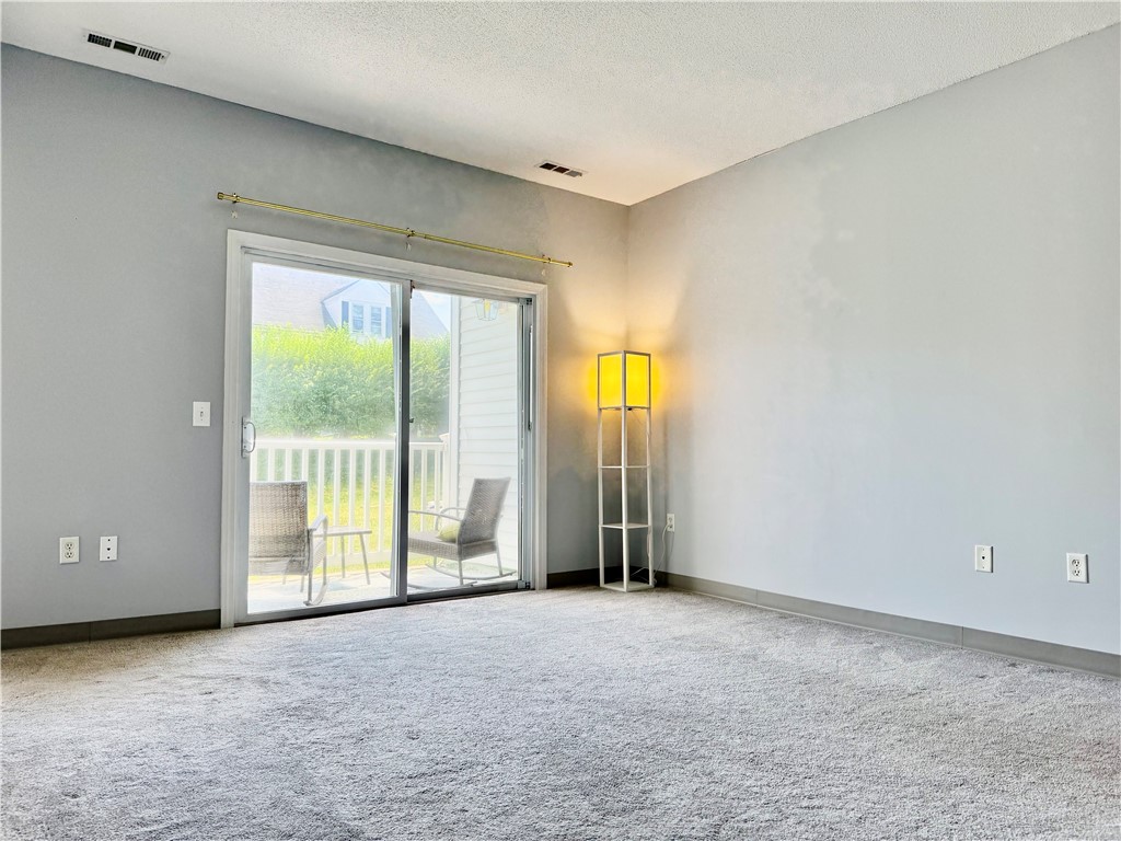 Woonsocket, Rhode Island 02895, United States, 2 Bedrooms Bedrooms, ,2 BathroomsBathrooms,Residential,Active,171490