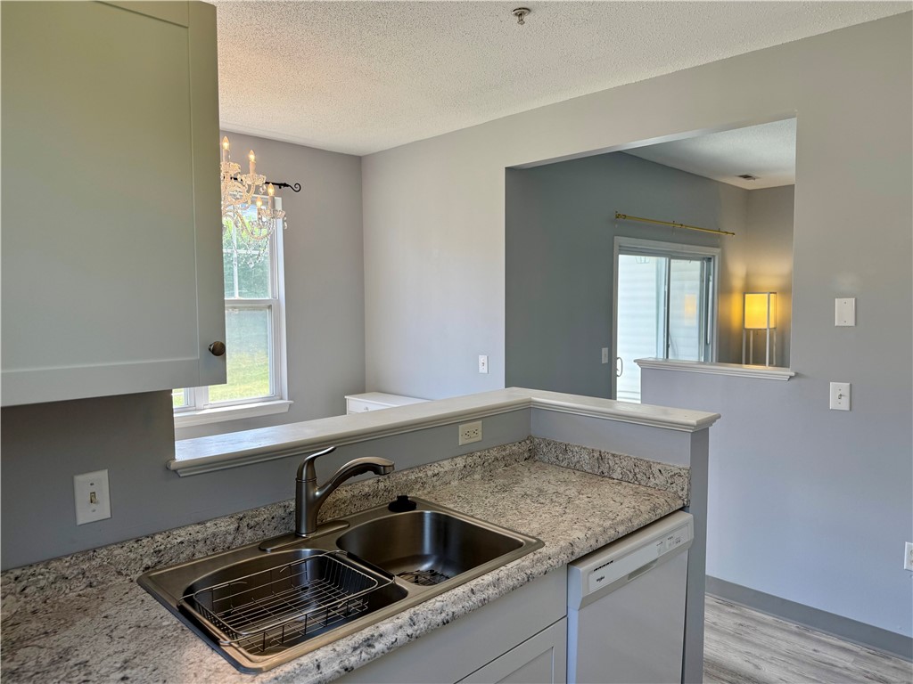 Woonsocket, Rhode Island 02895, United States, 2 Bedrooms Bedrooms, ,2 BathroomsBathrooms,Residential,Active,171490