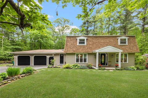 12 Robin Vale Drive Glocester RI 02857