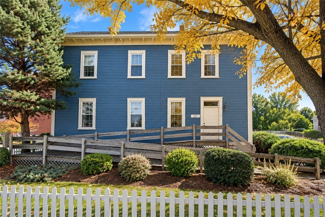 1 Grove Avenue