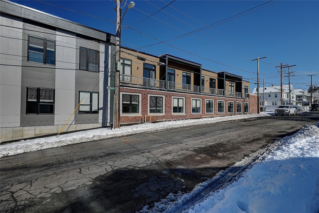 30 Veterans Memorial Parkway 103