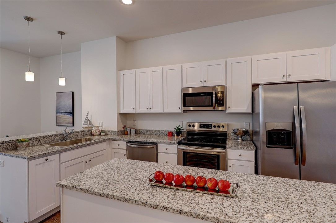 30 Veterans Memorial Parkway 103